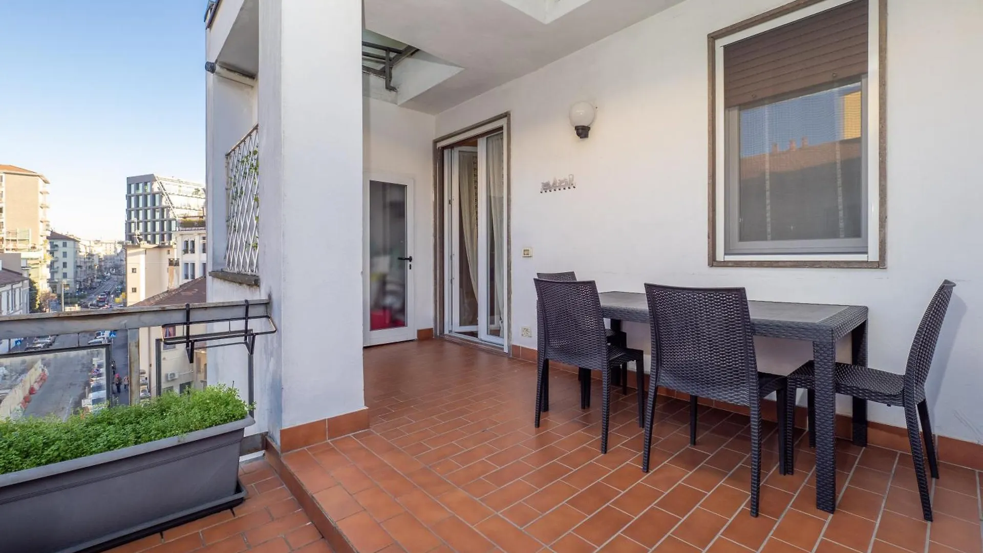 ミラノFlat In Center With Terrace, Near Garibaldi Fsアパートメント イタリア