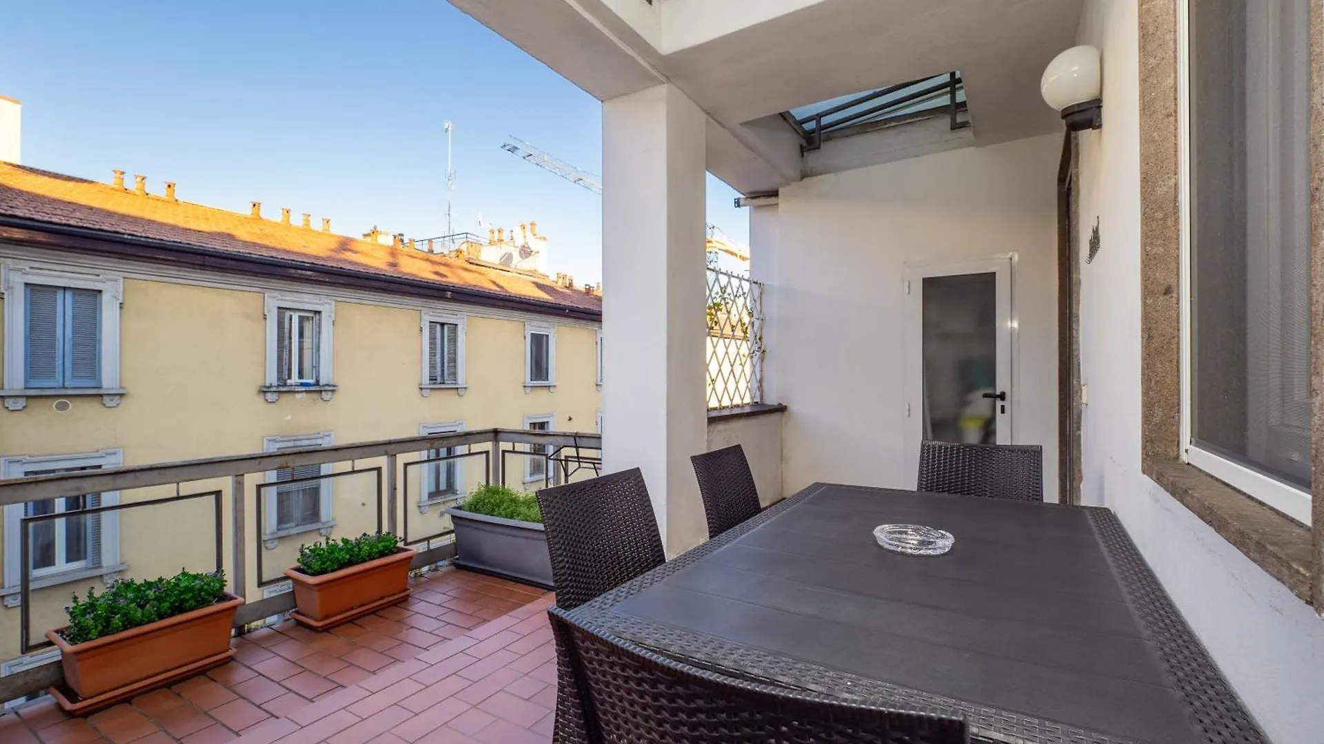 ミラノFlat In Center With Terrace, Near Garibaldi Fsアパートメント 0*, ミラノ イタリア