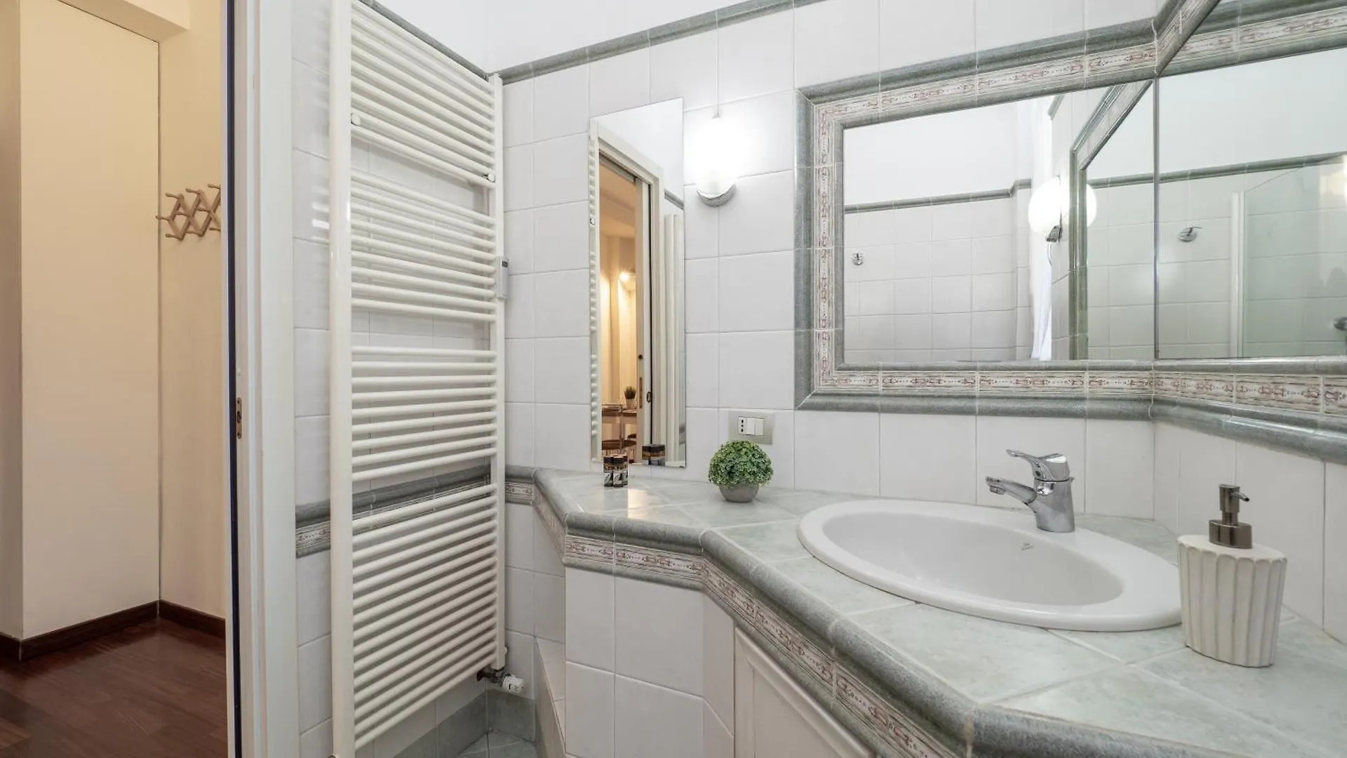 Flat In Center With Terrace, Near Garibaldi Fs Lägenhet Milano