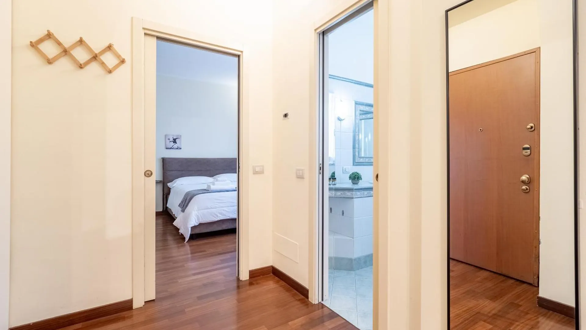 Flat In Center With Terrace, Near Garibaldi Fs Lägenhet Milano