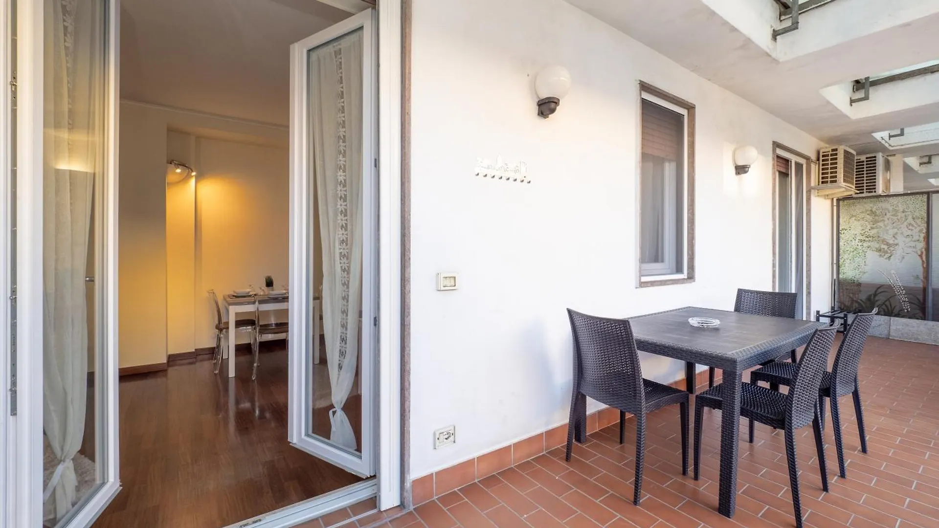 アパート ミラノFlat In Center With Terrace, Near Garibaldi Fsアパートメント