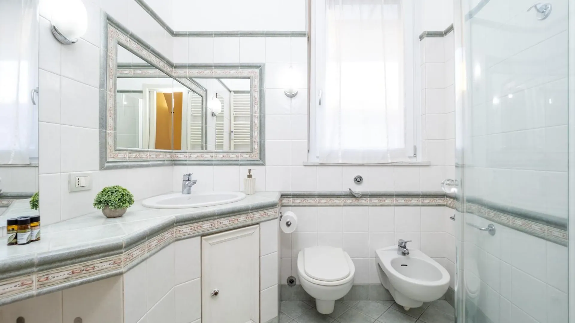Flat In Center With Terrace, Near Garibaldi Fs Lägenhet Milano