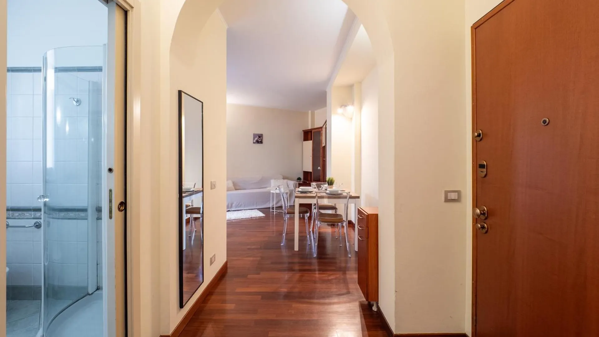 Flat In Center With Terrace, Near Garibaldi Fs Lägenhet Milano