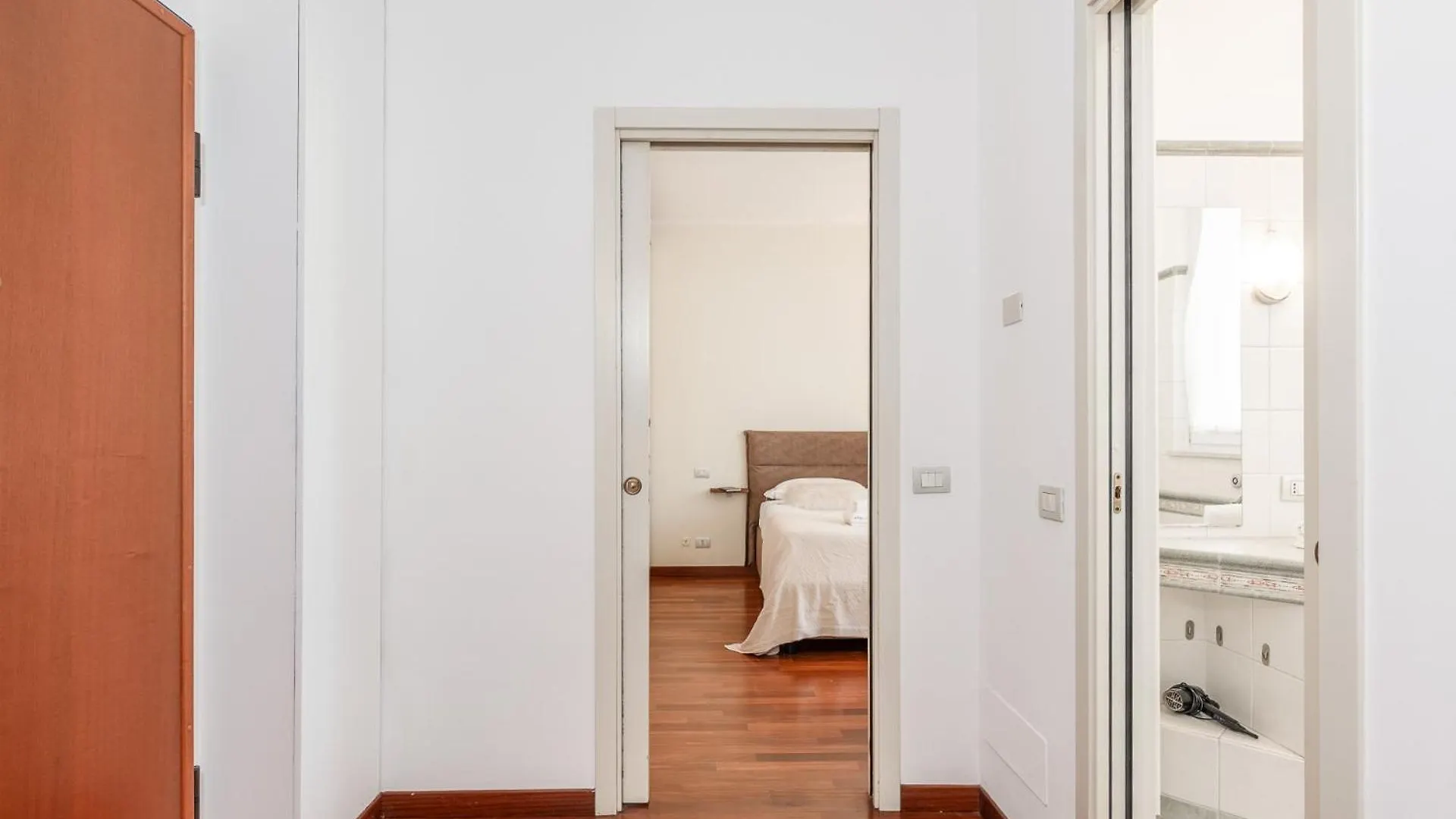 Flat In Center With Terrace, Near Garibaldi Fs Lägenhet Milano 0*,  Italien