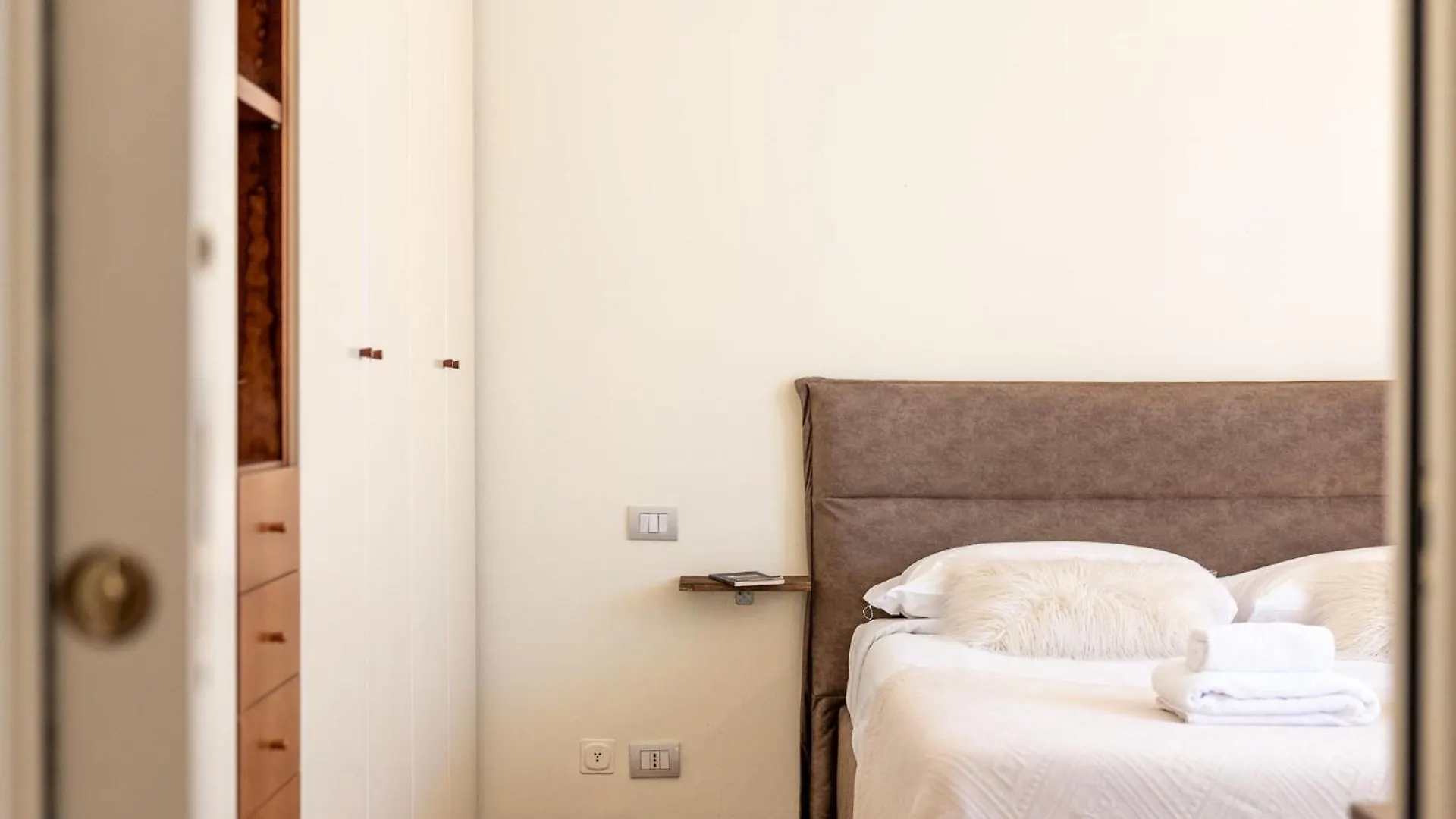 Flat In Center With Terrace, Near Garibaldi Fs Lägenhet Milano